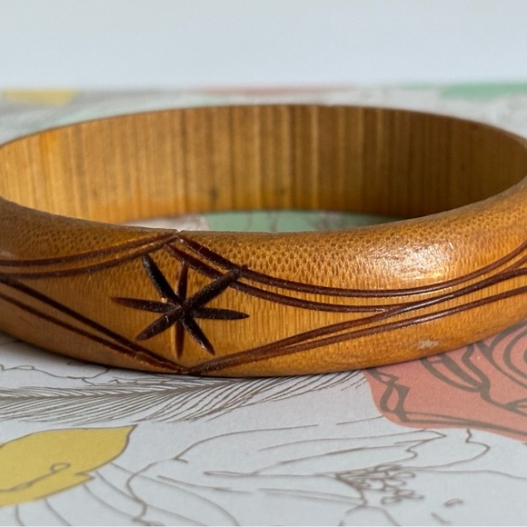 Carved Wooden Bangle Bracelet w starburst - Picture 4 of 6